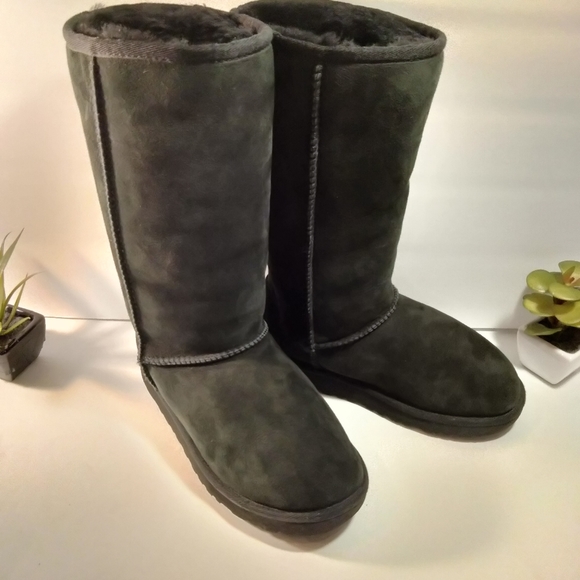 🧤 UGG TALL BOOTS s/n 5229 🍂 - Picture 3 of 10